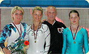 Lenka Honzkov, Petra Vachnkov, trenr Jindich Kozubek, Libue Pilzov